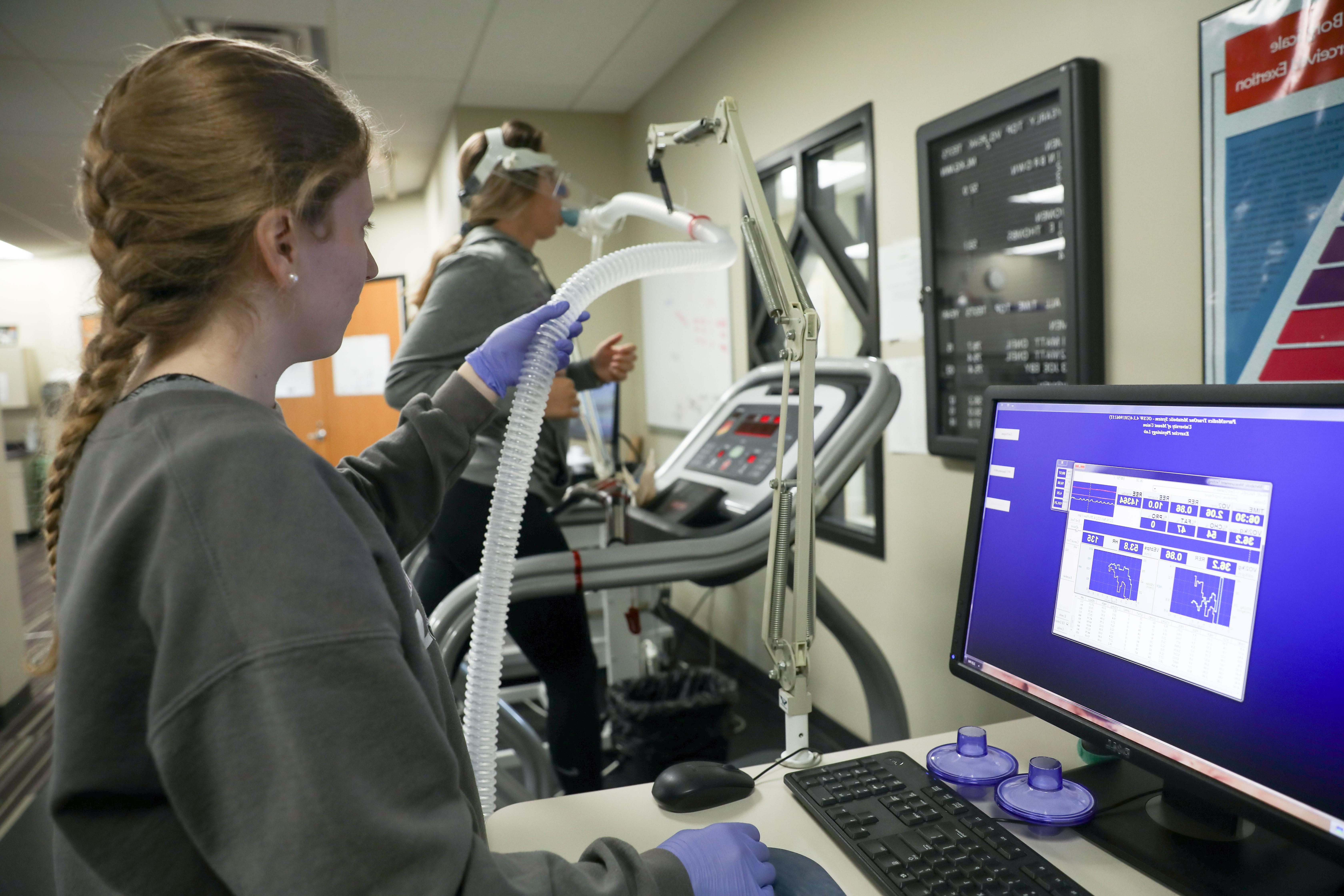 Exercise science students perform and monitor a running test